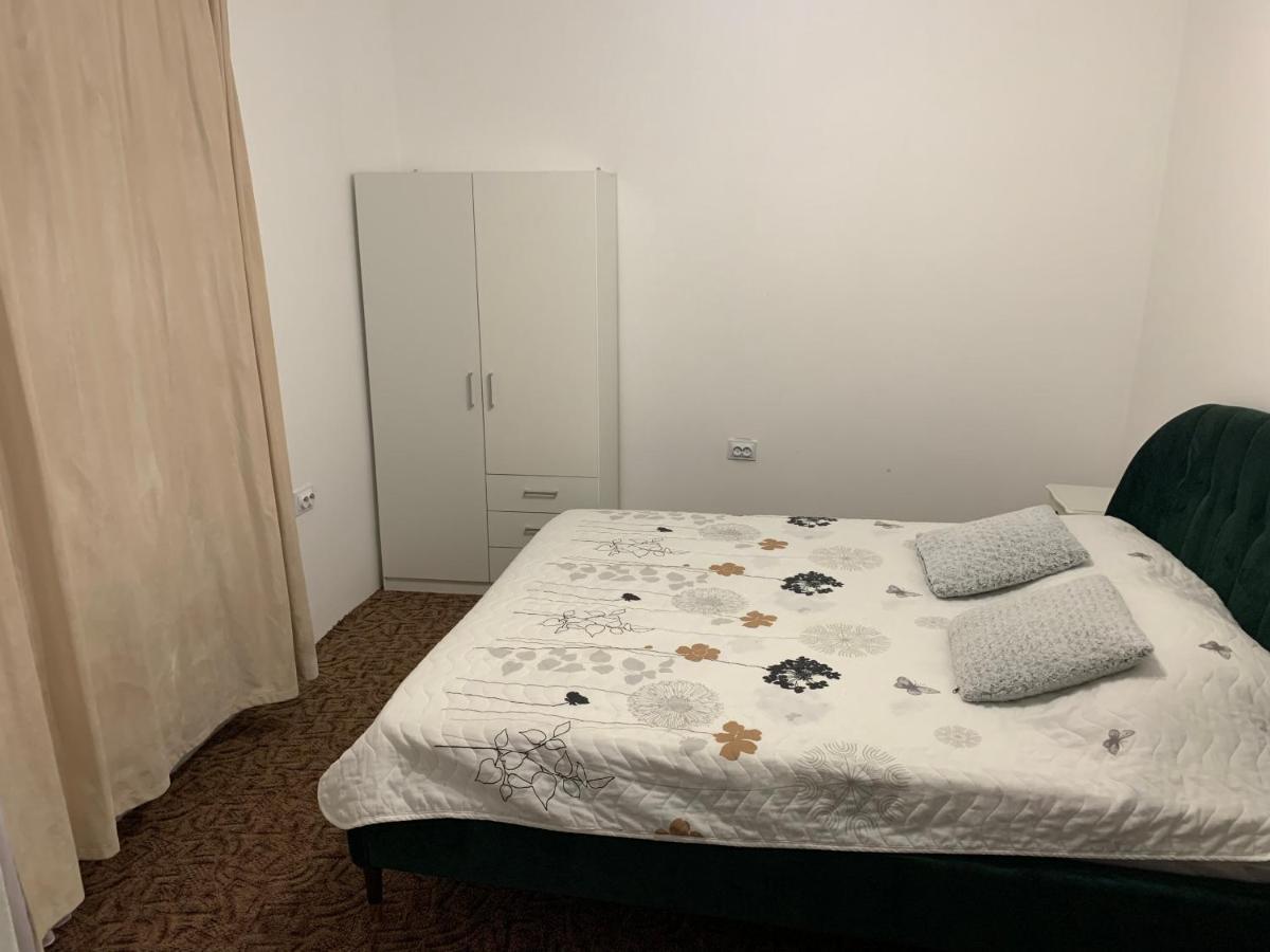 Luxury Accommodation Republicii Braşov Extérieur photo