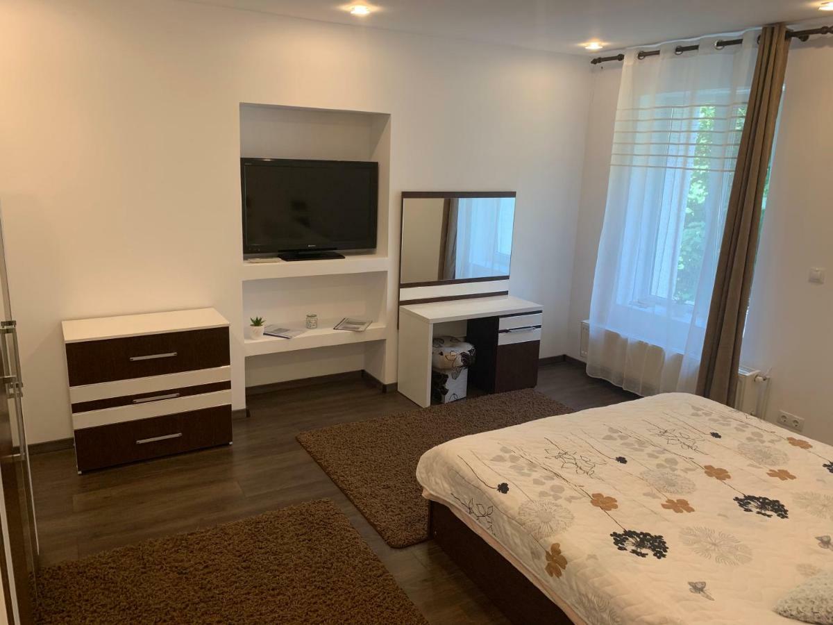 Luxury Accommodation Republicii Braşov Extérieur photo